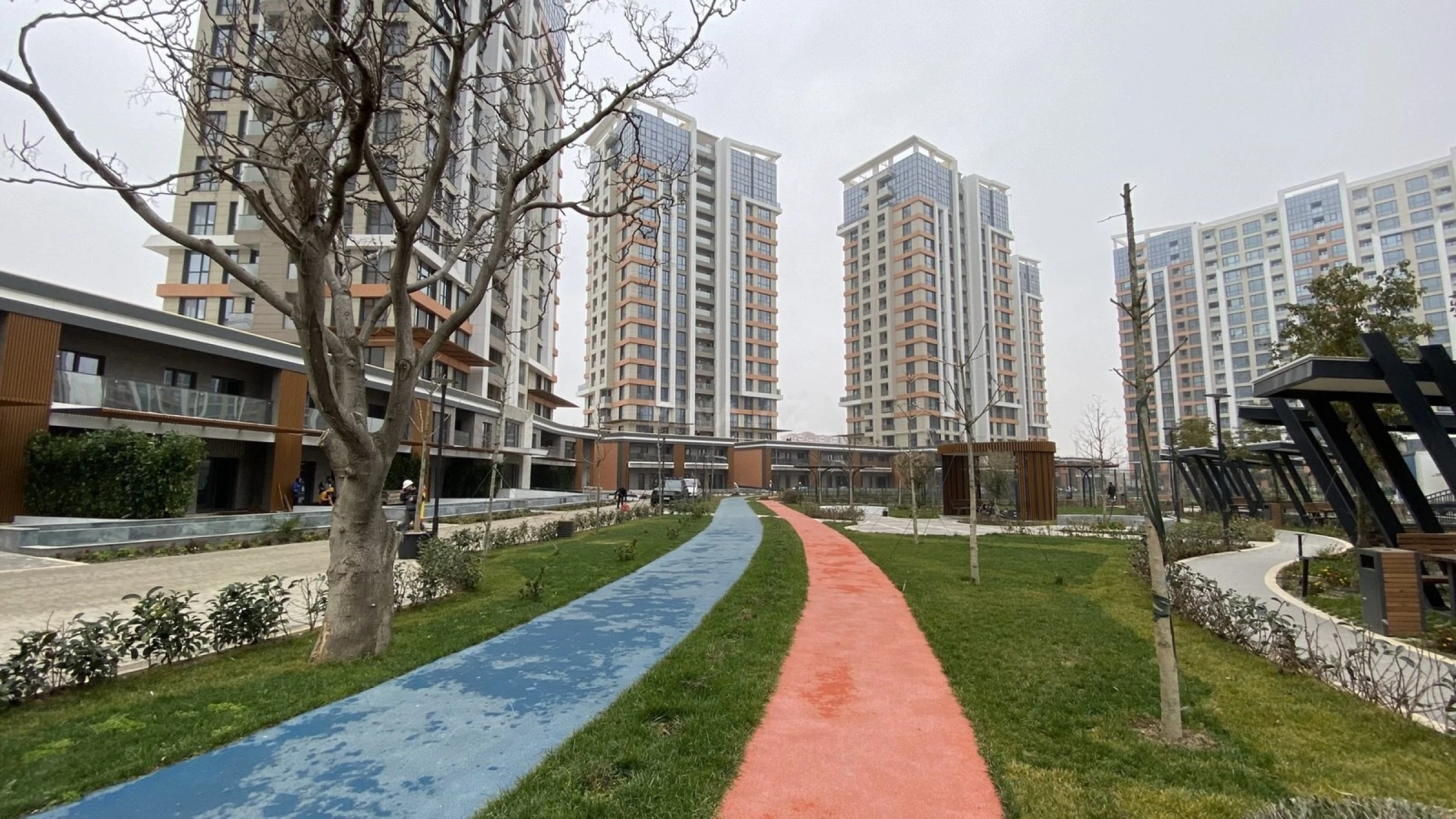 Satılır 3 otaqlı mənzil 84 m²