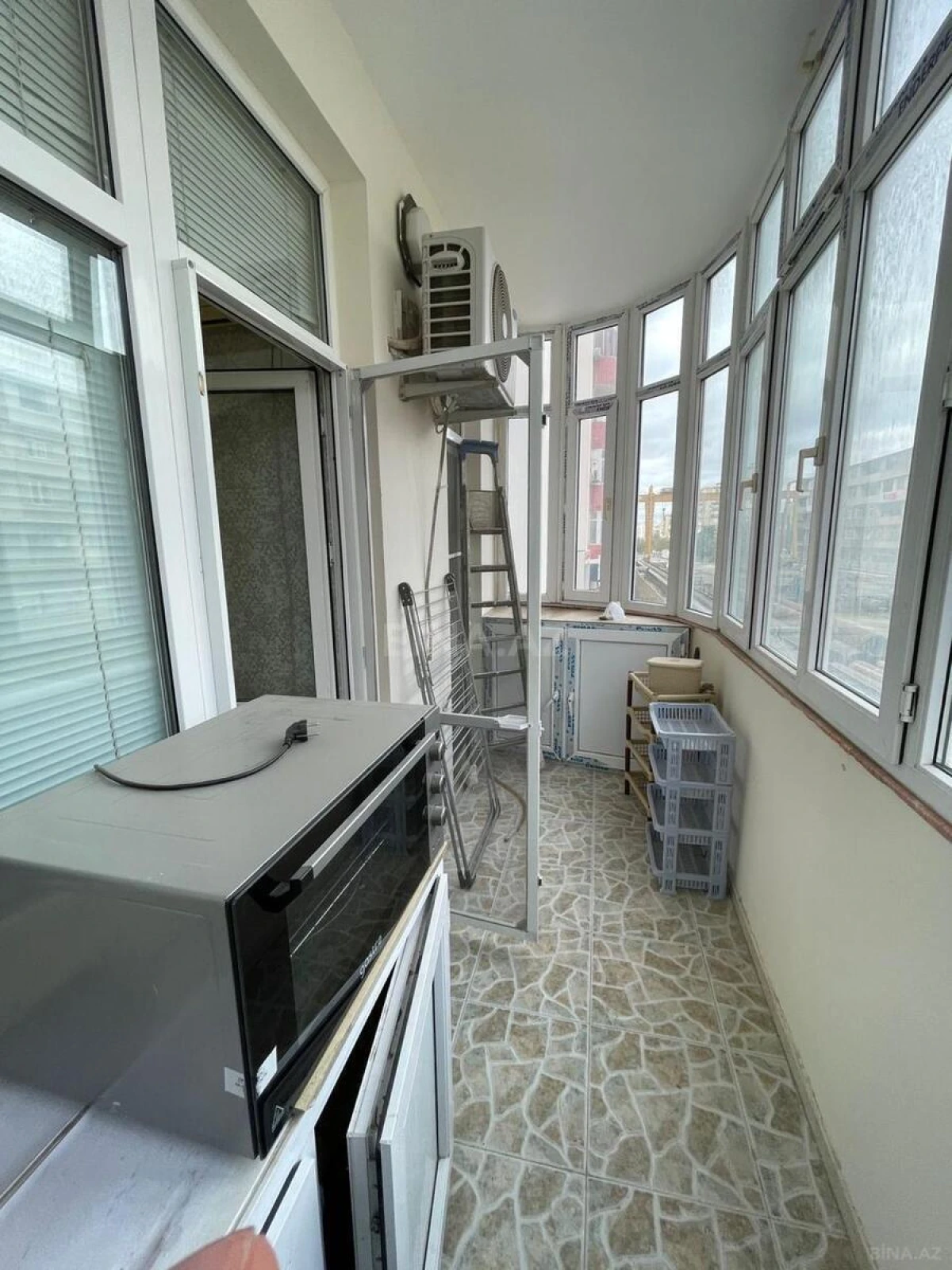 Satılır 4 otaqlı mənzil 140 m²