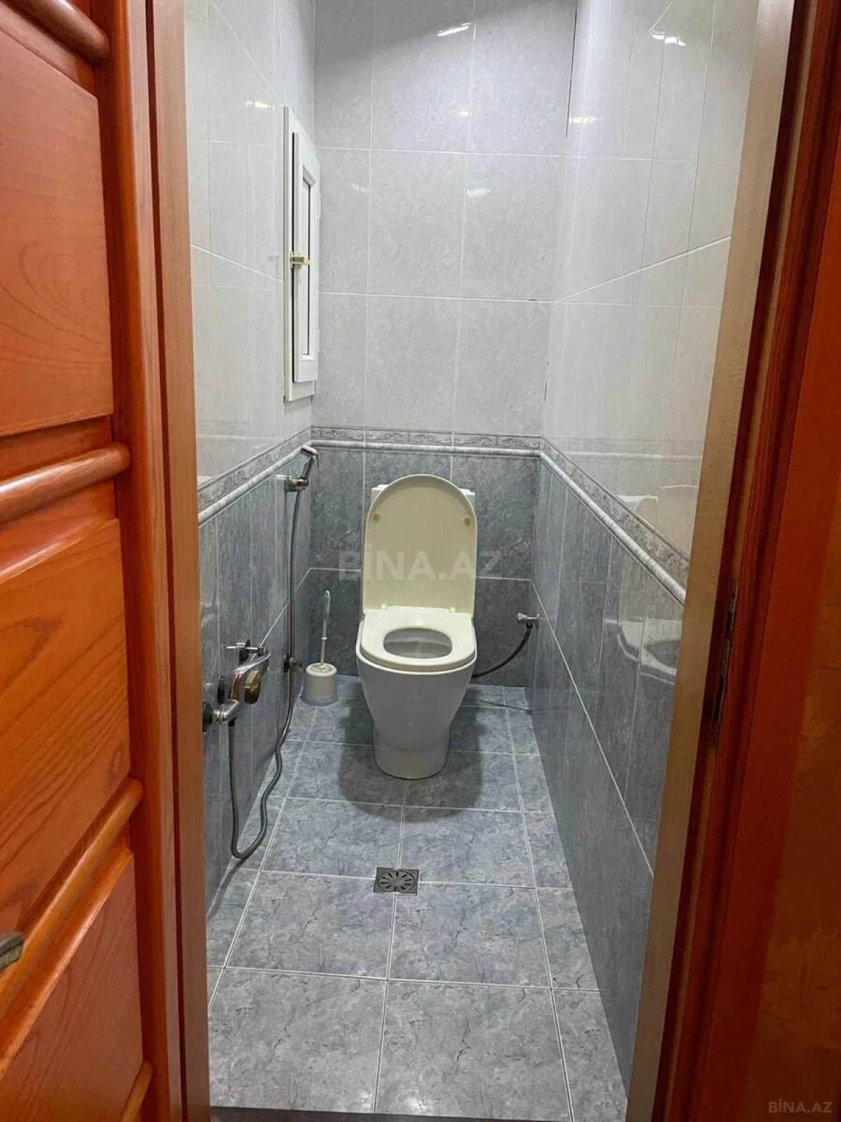 Satılır 4 otaqlı mənzil 140 m²