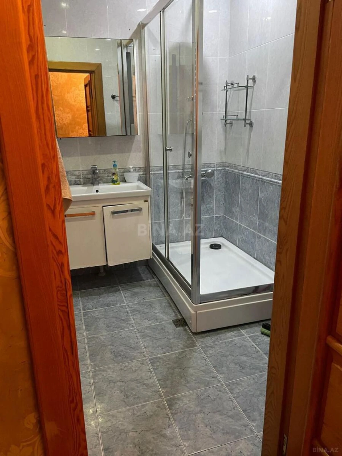Satılır 4 otaqlı mənzil 140 m²