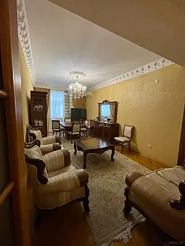 Satılır 4 otaqlı mənzil 140 m²