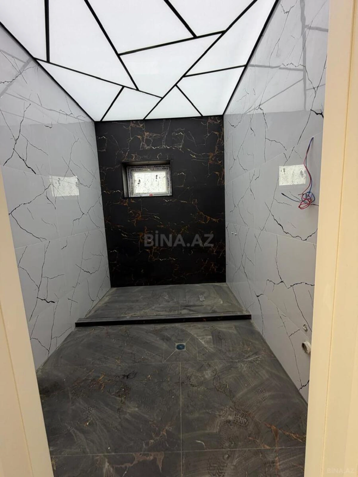 Satılır 4 otaqlı həyət evi 200 m²