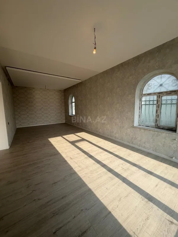 Satılır 4 otaqlı həyət evi 200 m²