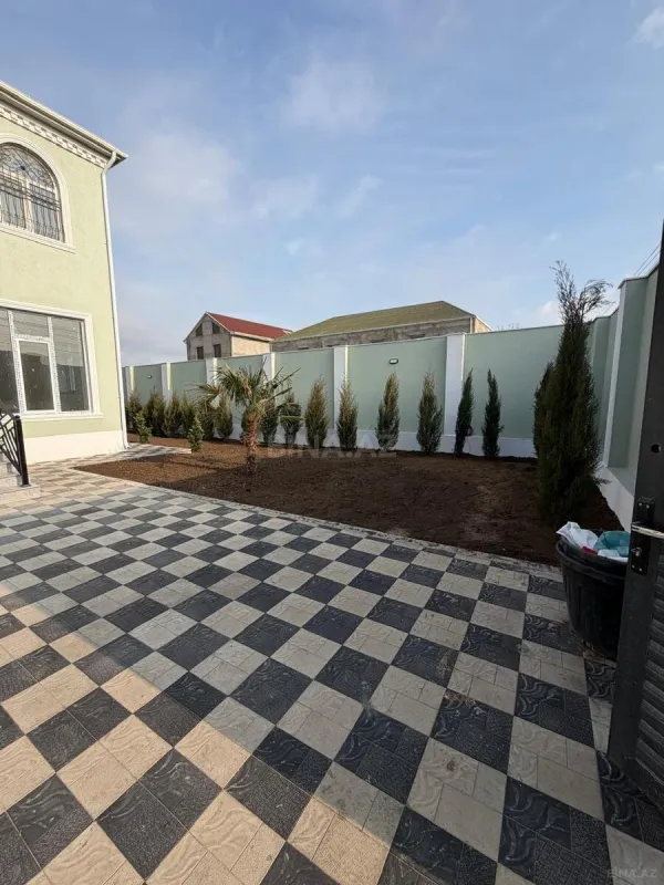 Satılır 4 otaqlı həyət evi 200 m²