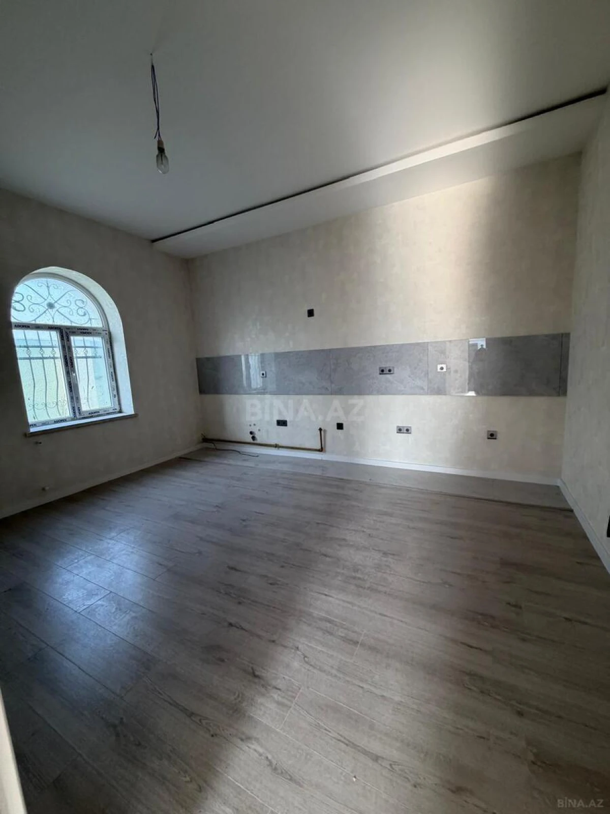 Satılır 4 otaqlı həyət evi 200 m²