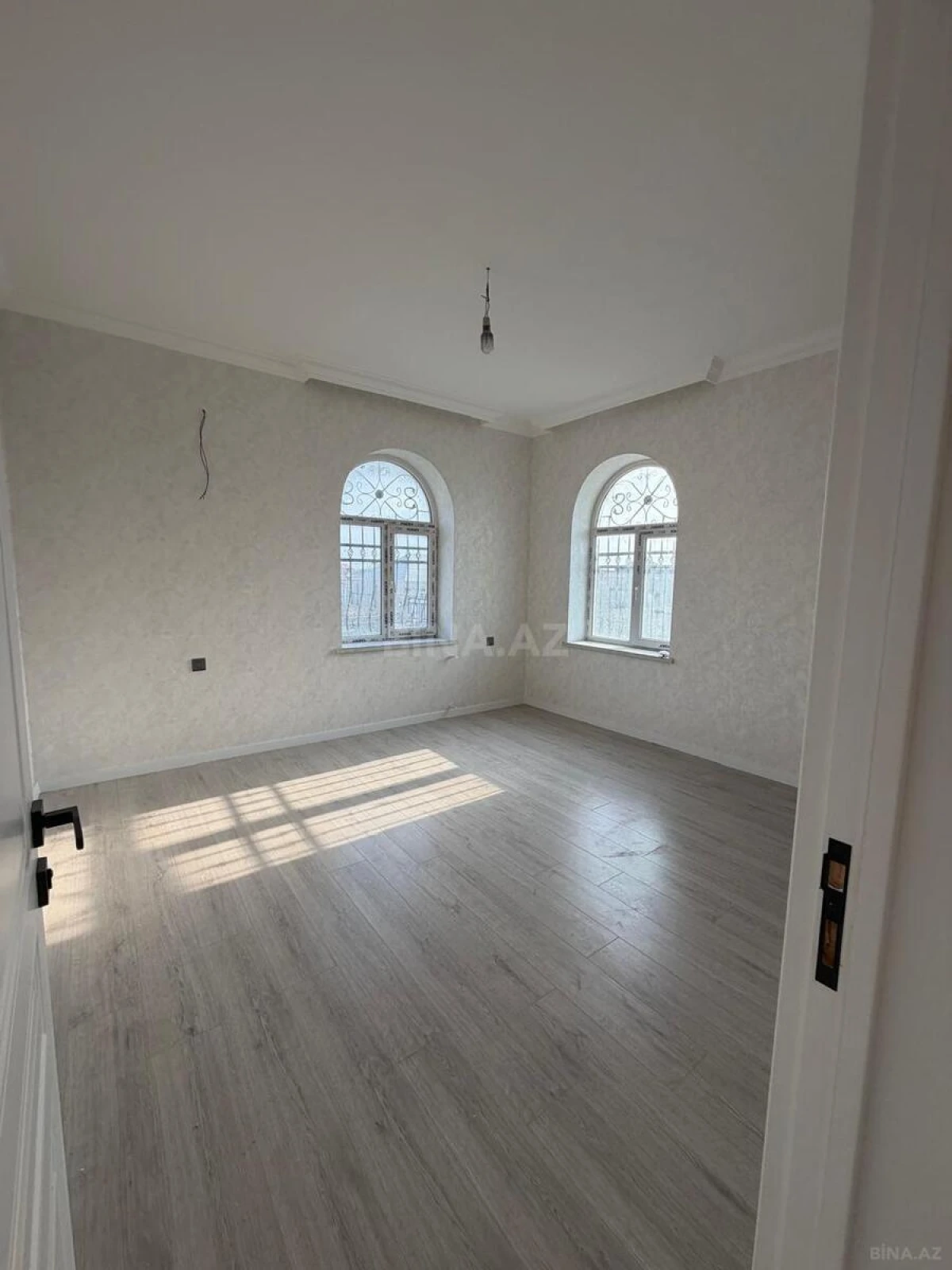 Satılır 4 otaqlı həyət evi 200 m²