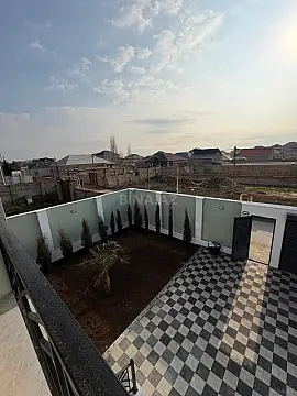 Satılır 4 otaqlı həyət evi 200 m²
