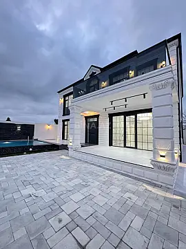 Satılır 6 otaqlı həyət evi 450 m²