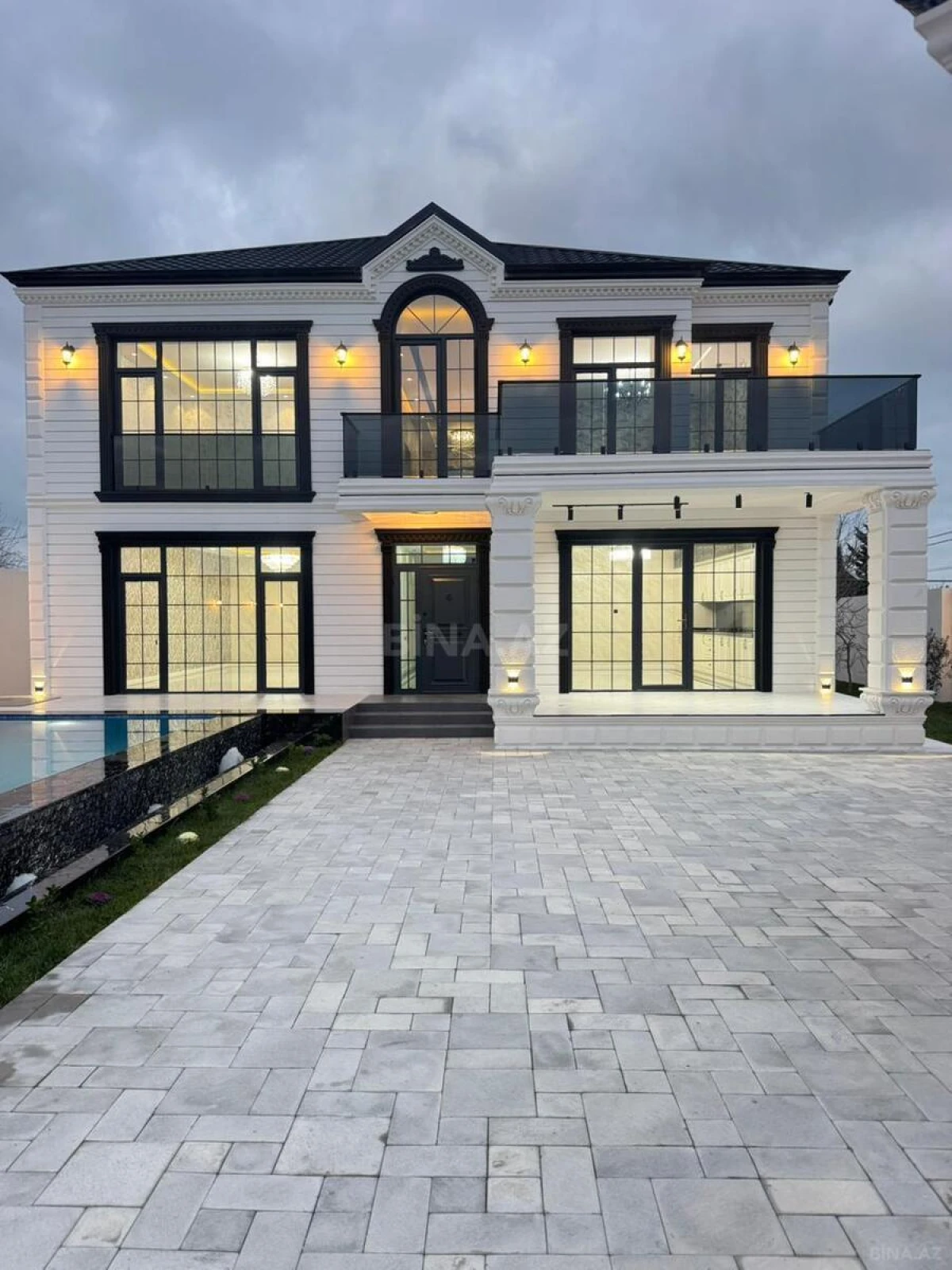 Satılır 6 otaqlı həyət evi 450 m²