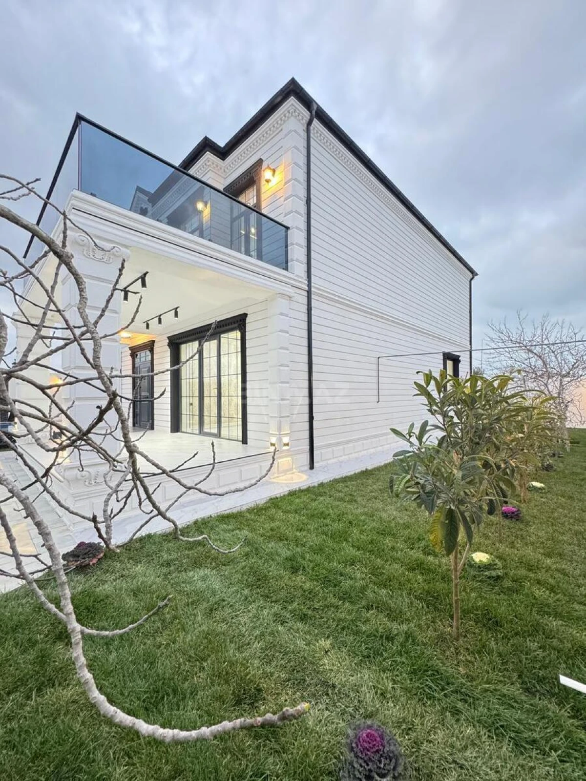 Satılır 6 otaqlı həyət evi 450 m²