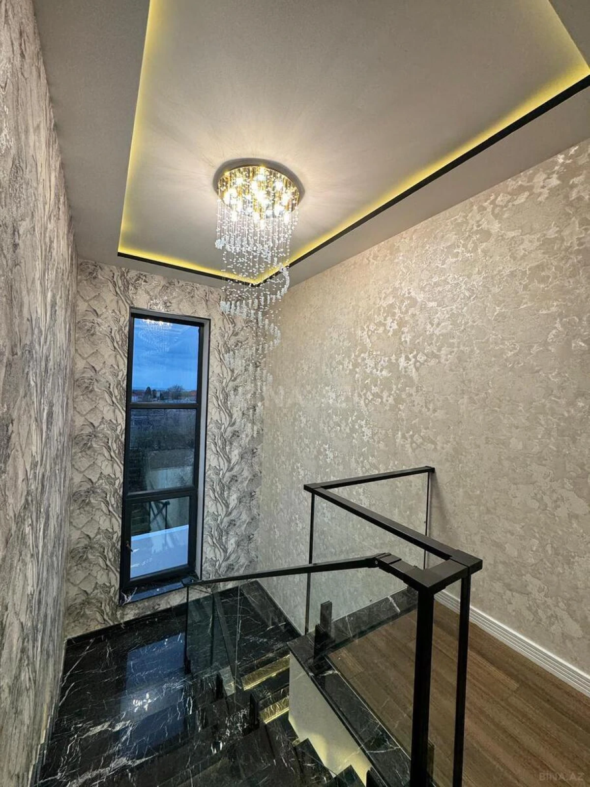 Satılır 6 otaqlı həyət evi 450 m²