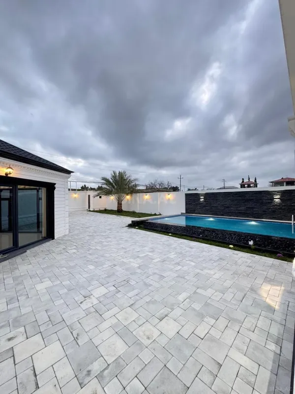 Satılır 6 otaqlı həyət evi 450 m²