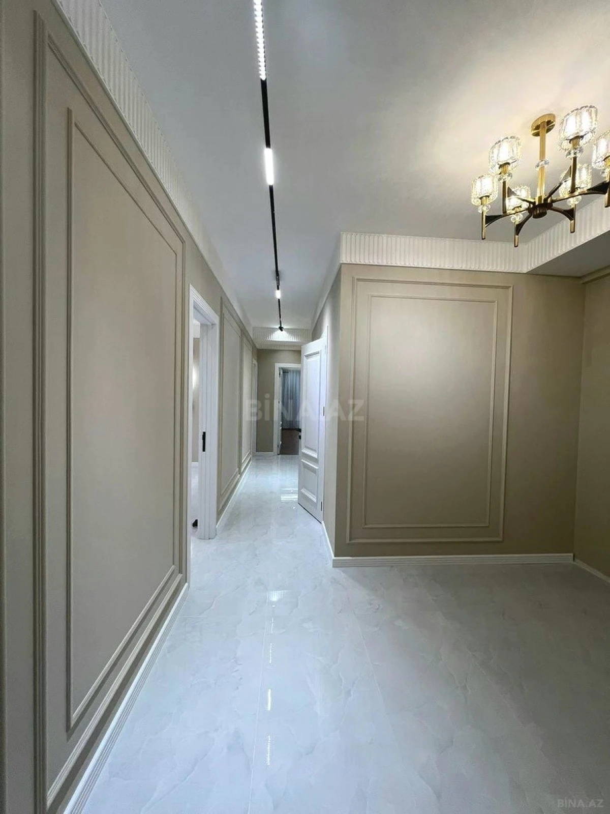 Satılır 4 otaqlı mənzil 140 m²