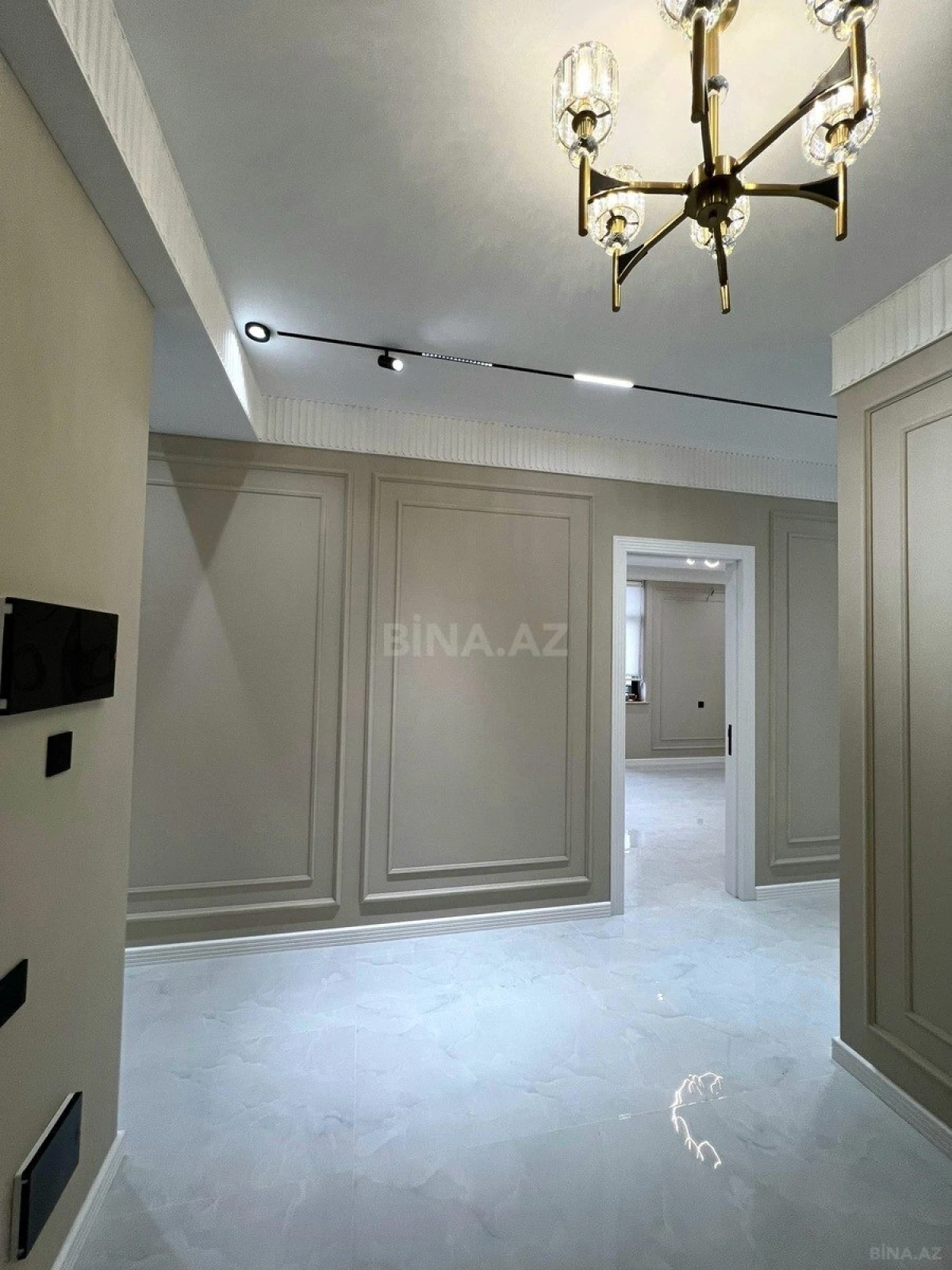 Satılır 4 otaqlı mənzil 140 m²