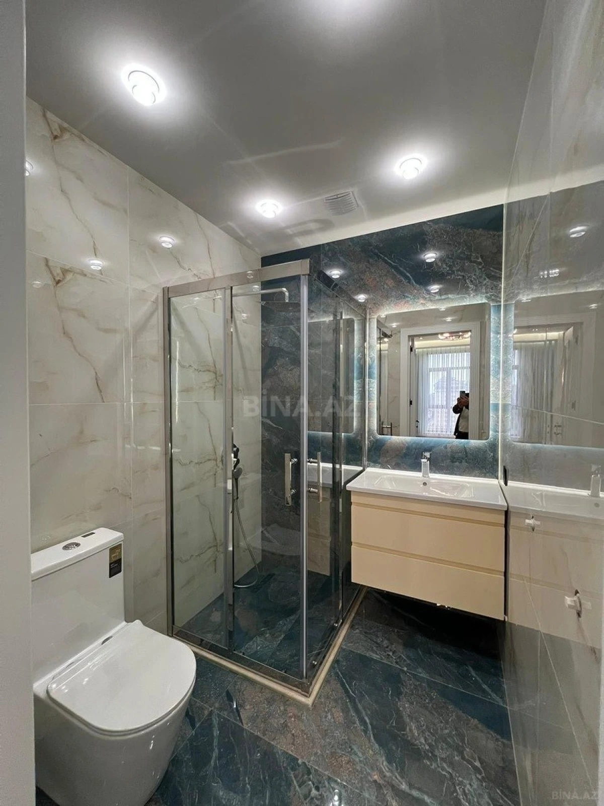 Satılır 4 otaqlı mənzil 140 m²