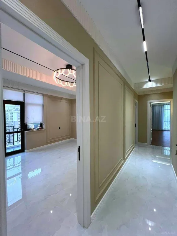 Satılır 4 otaqlı mənzil 140 m²