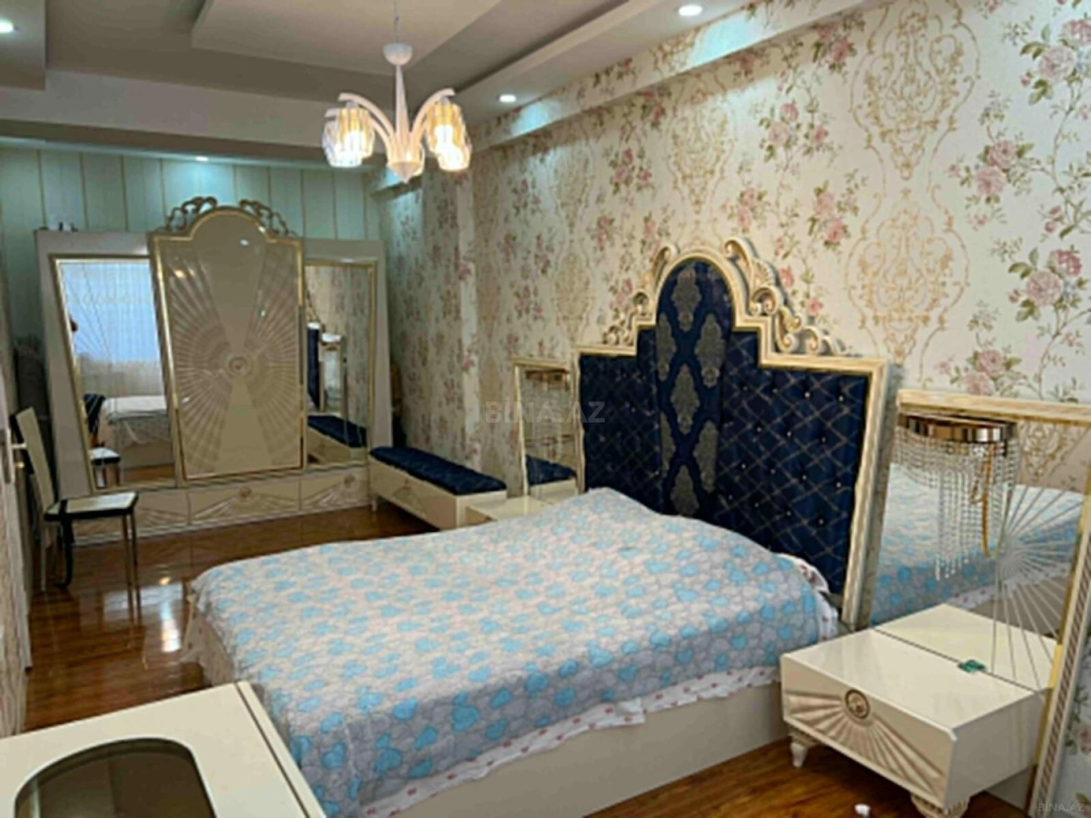 Satılır 3 otaqlı mənzil 110 m²