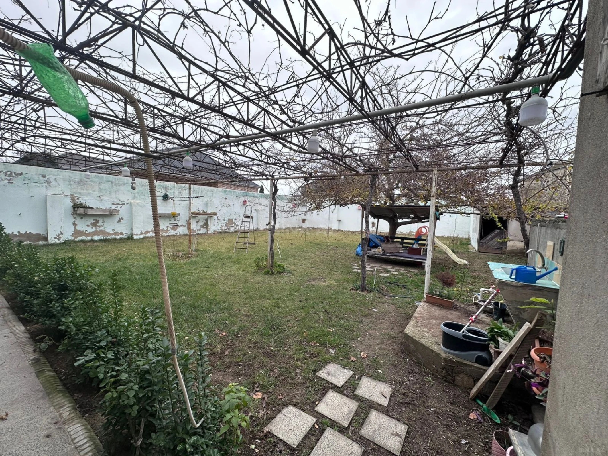 Satılır 5 otaqlı həyət evi 170 m²