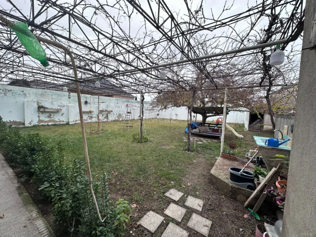 Satılır 5 otaqlı həyət evi 170 m²