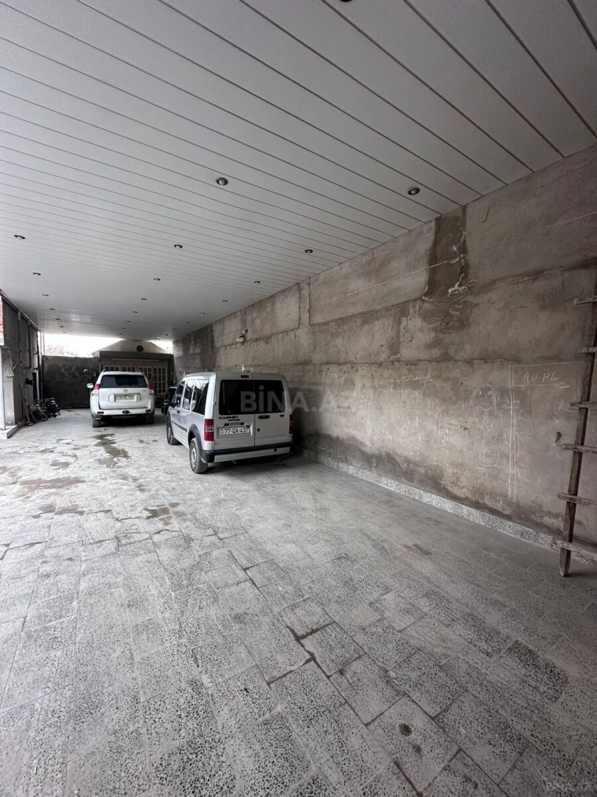 Satılır 5 otaqlı həyət evi 170 m²