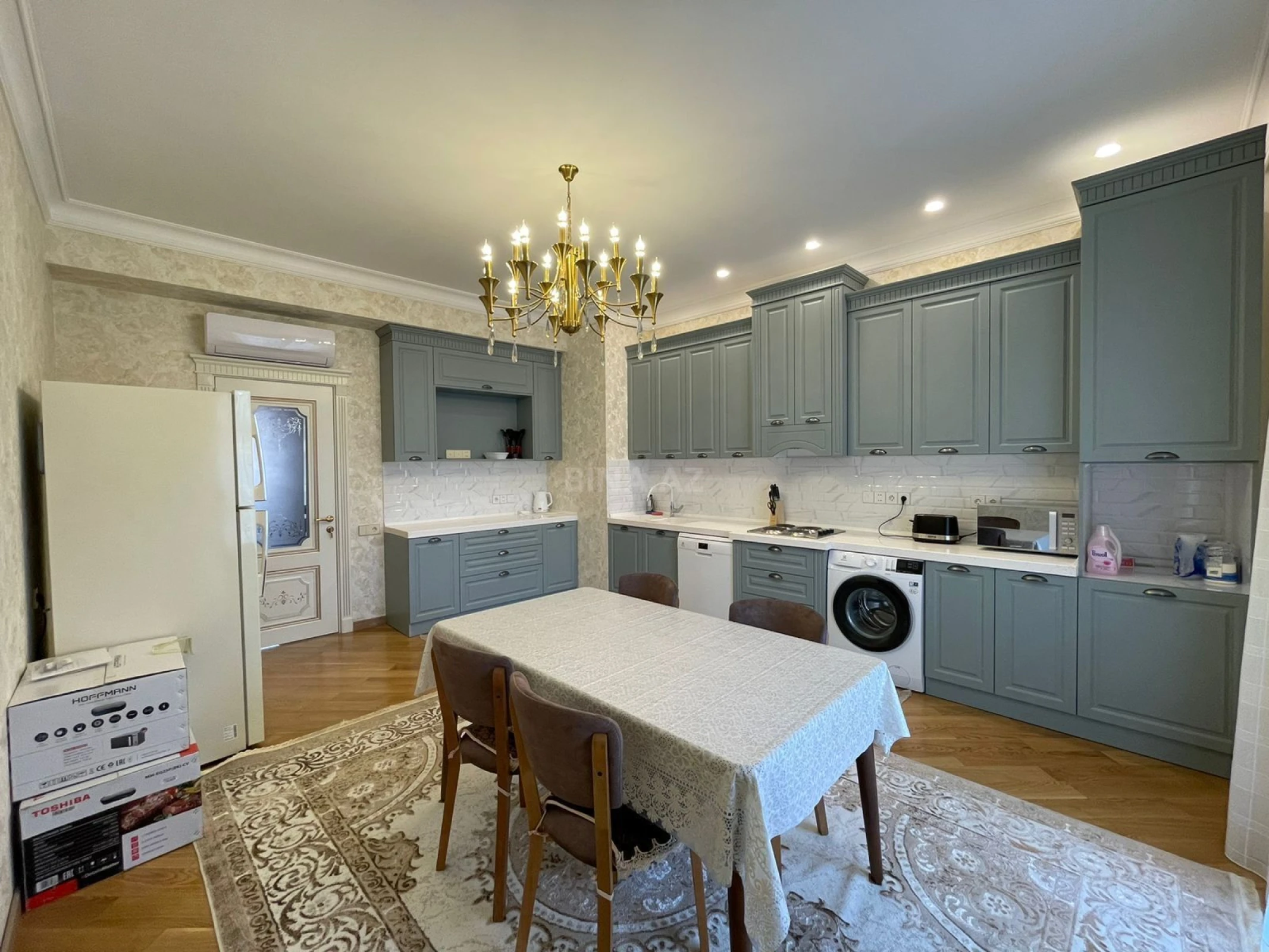 Kirayə verilir 3 otaqlı mənzil 135 m²