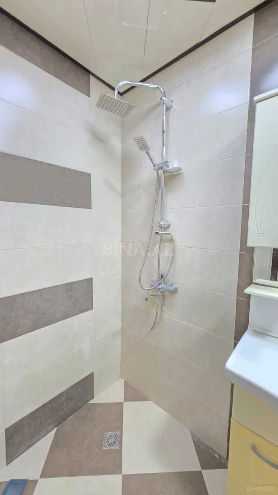 Satılır 3 otaqlı mənzil 76 m²