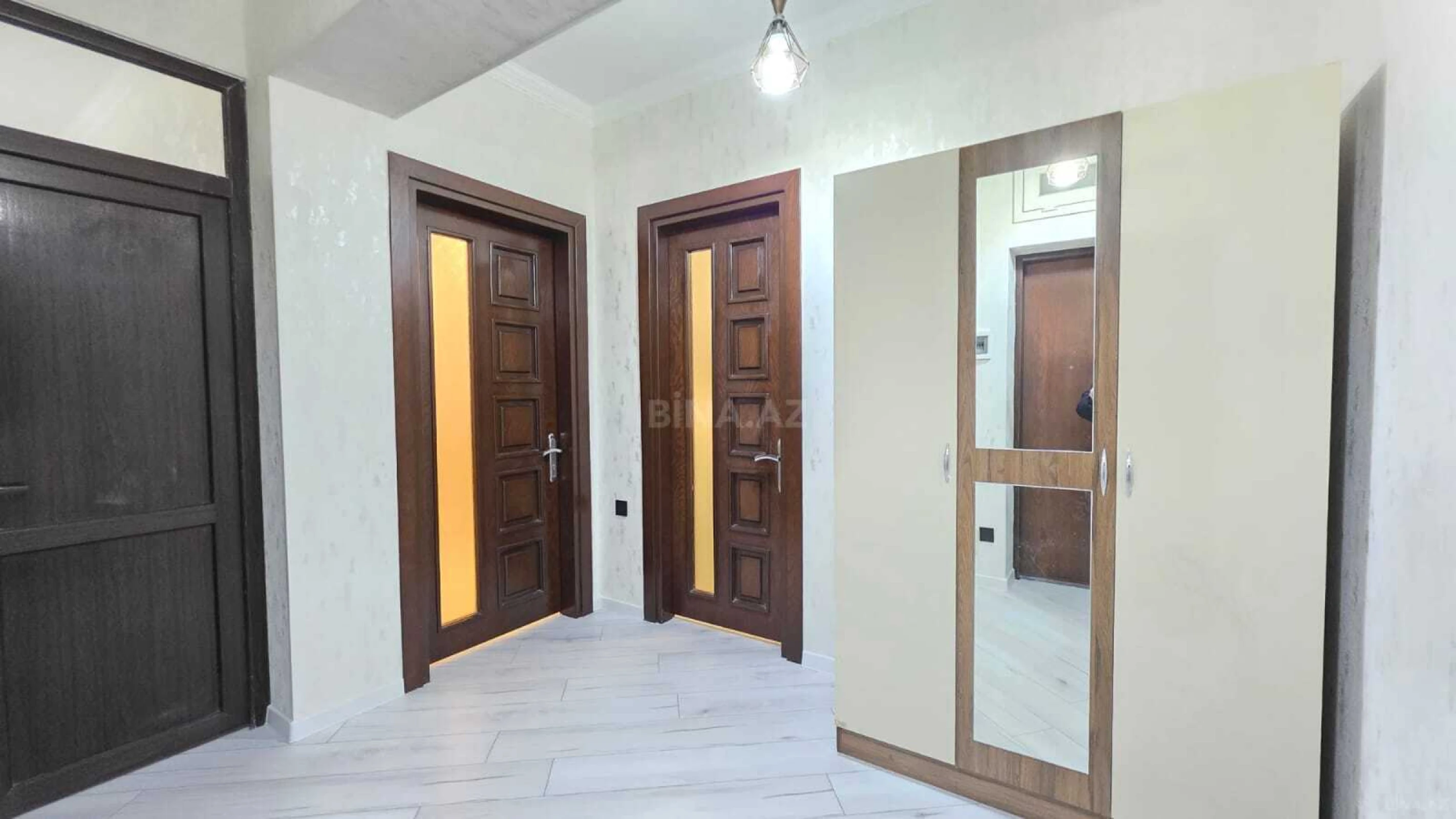 Satılır 3 otaqlı mənzil 76 m²