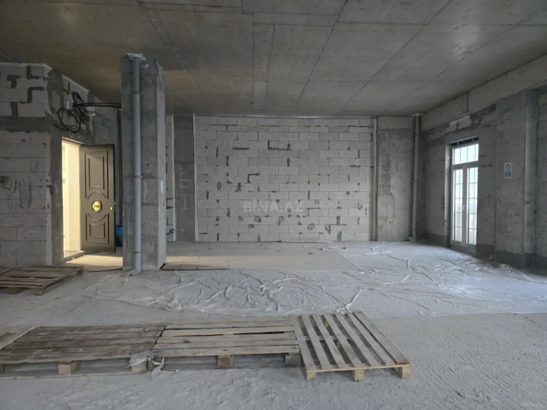 Satılır 5 otaqlı mənzil 177 m²