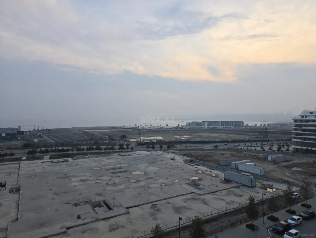 Satılır 5 otaqlı mənzil 177 m²