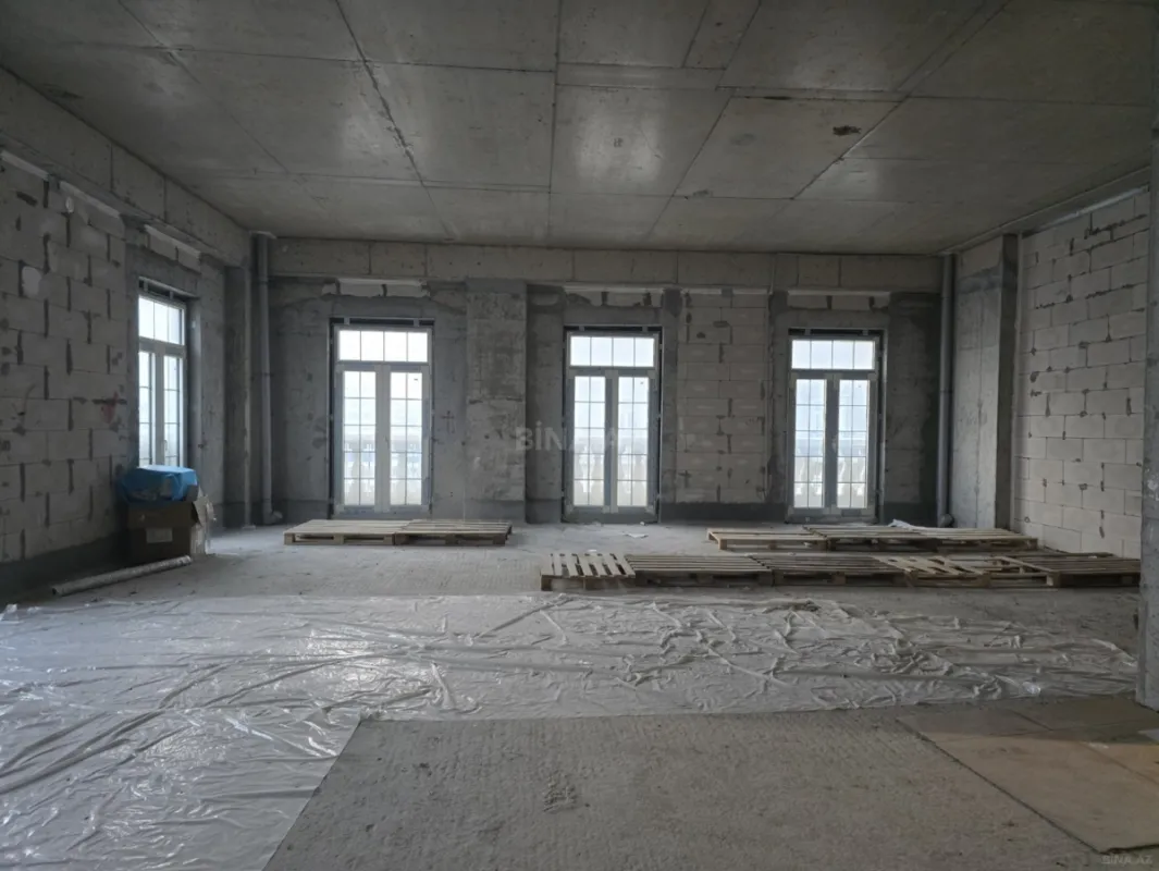 Satılır 5 otaqlı mənzil 177 m²