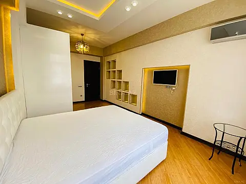 Satılır 3 otaqlı mənzil 117 m²