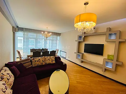 Satılır 3 otaqlı mənzil 117 m²