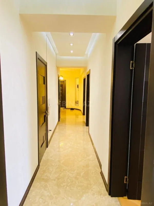 Satılır 3 otaqlı mənzil 117 m²