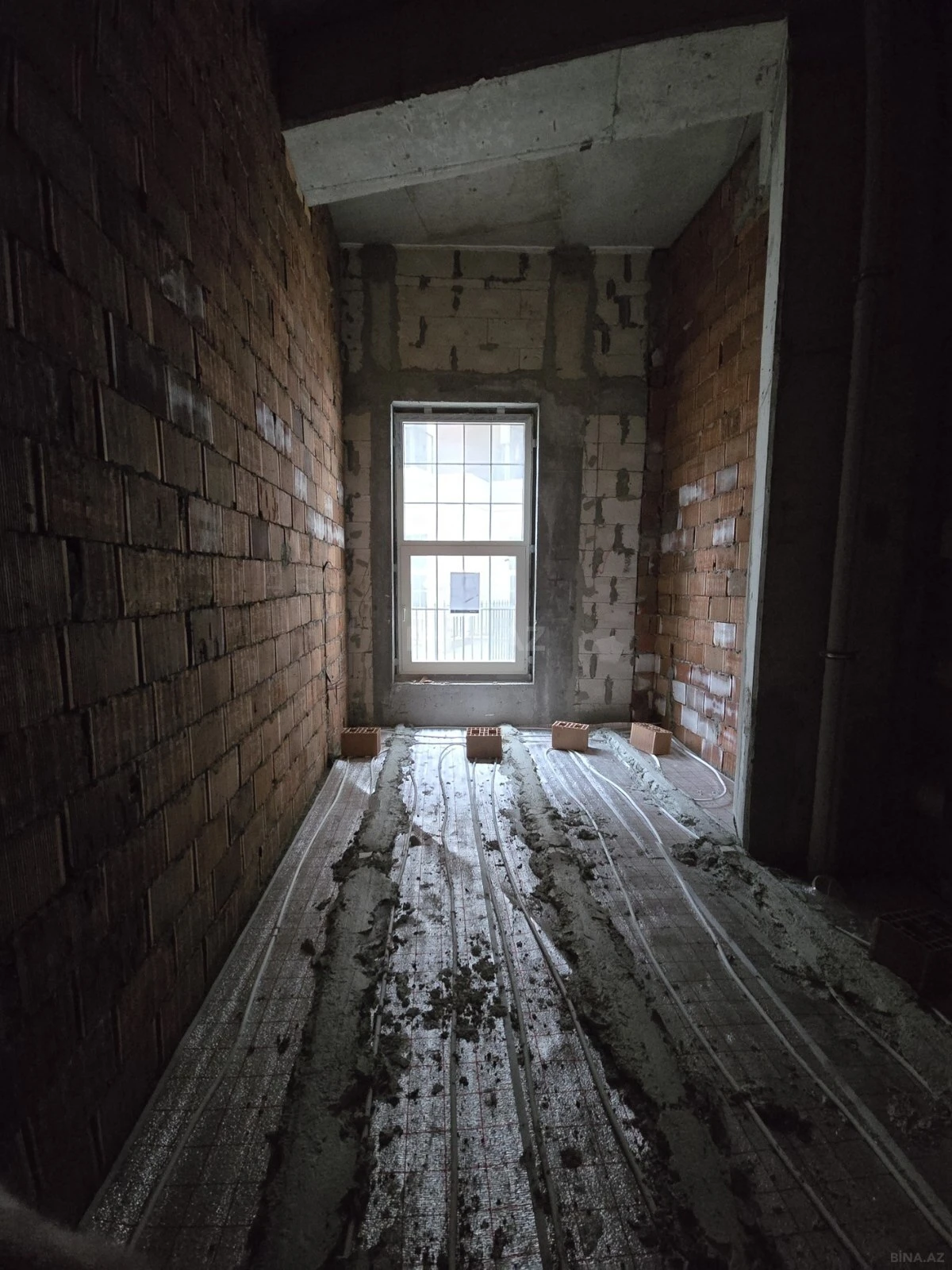 Satılır 4 otaqlı mənzil 152 m²