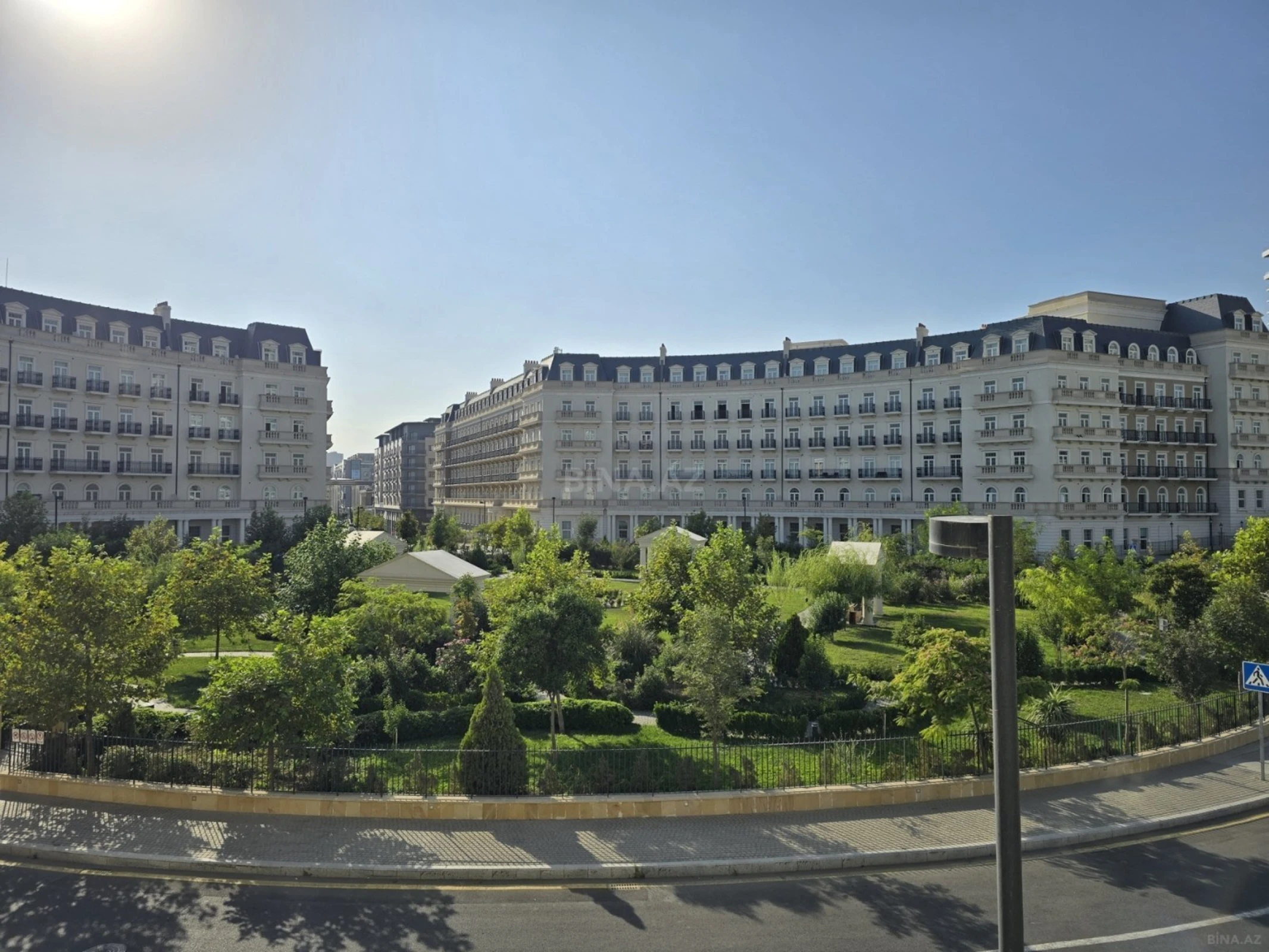 Satılır 4 otaqlı mənzil 152 m²