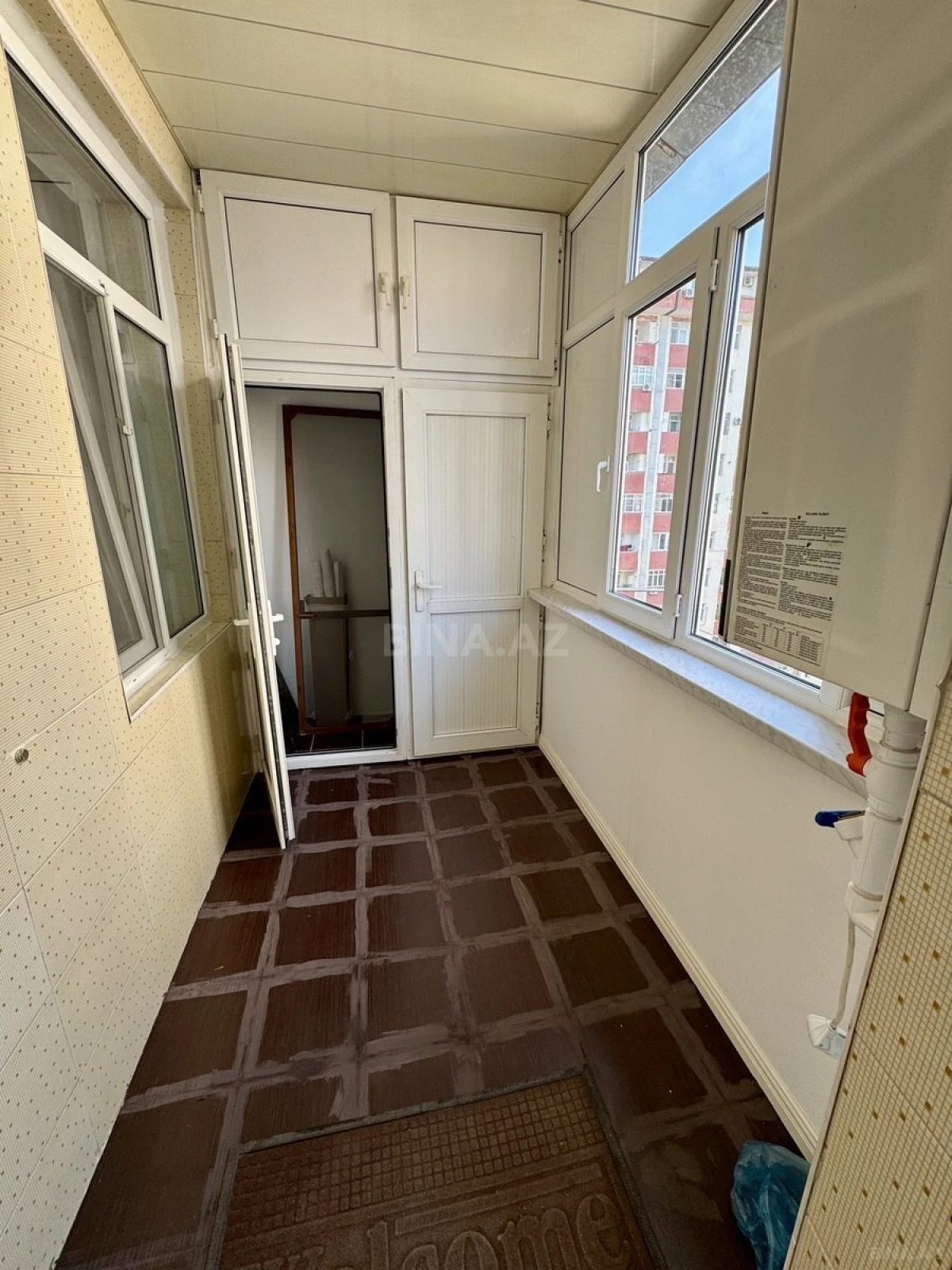 Satılır 3 otaqlı mənzil 98 m²