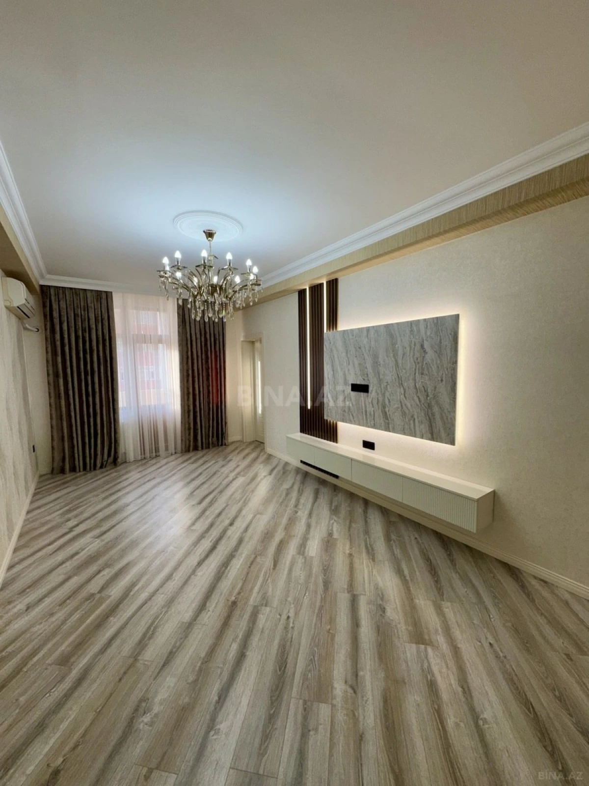Satılır 3 otaqlı mənzil 98 m²