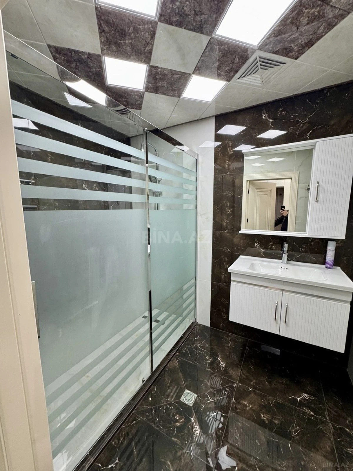 Satılır 3 otaqlı mənzil 98 m²