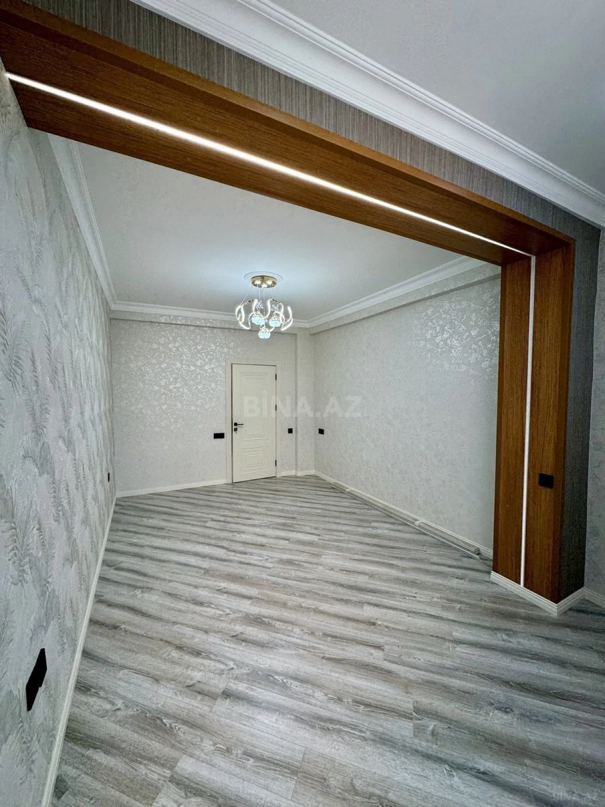 Satılır 3 otaqlı mənzil 98 m²