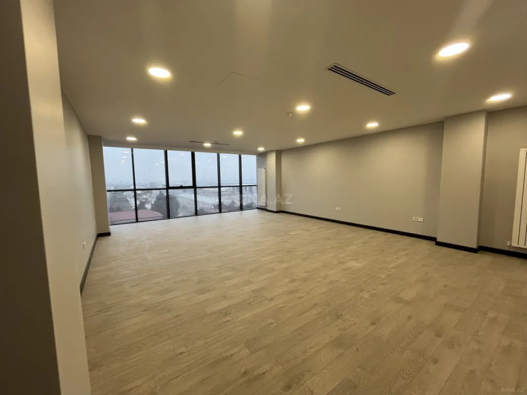 Kirayə verilir 2 otaqlı ofis 146 m²