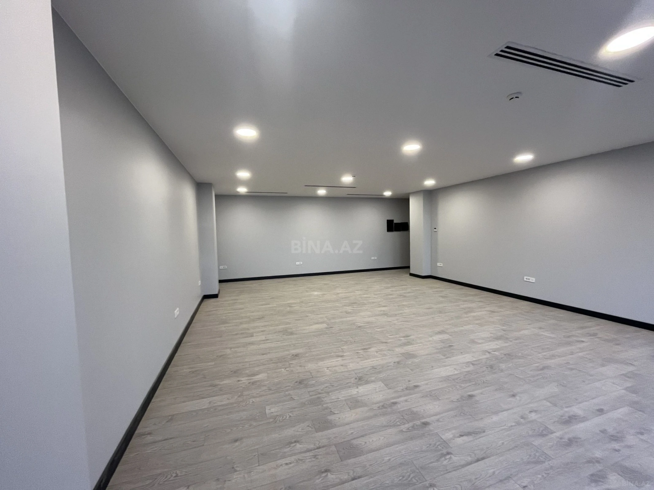 Kirayə verilir 2 otaqlı ofis 146 m²