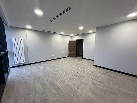 Kirayə verilir 2 otaqlı ofis 146 m²