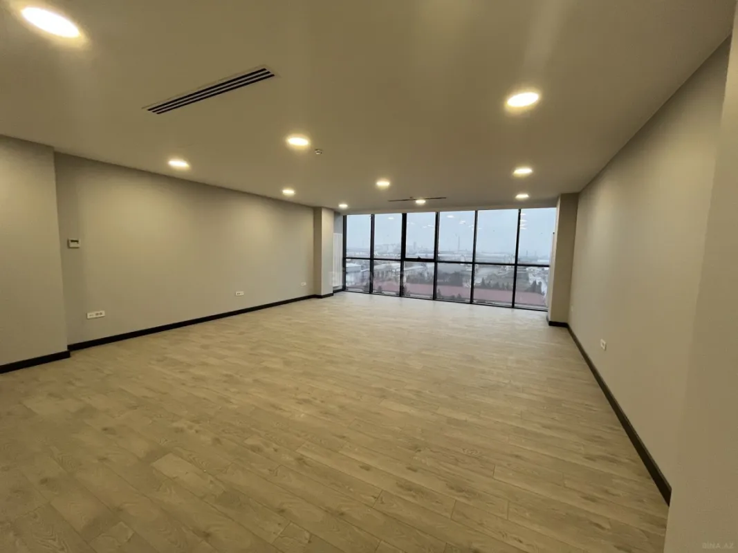 Kirayə verilir 2 otaqlı ofis 146 m²