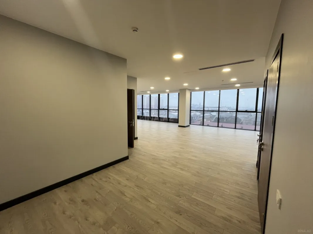 Kirayə verilir 3 otaqlı ofis 131 m²
