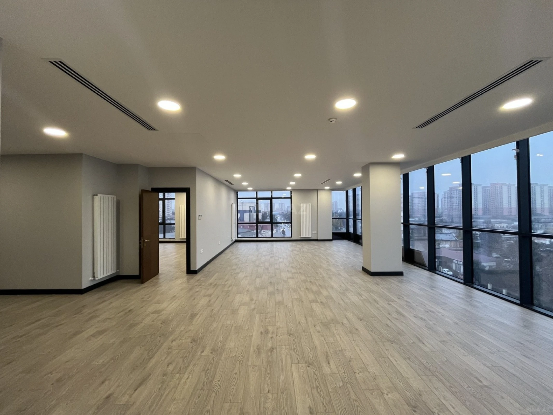 Kirayə verilir 3 otaqlı ofis 150 m²