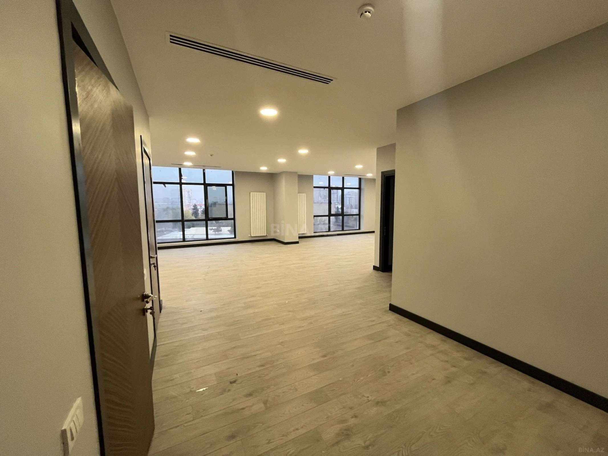 Kirayə verilir 3 otaqlı ofis 150 m²