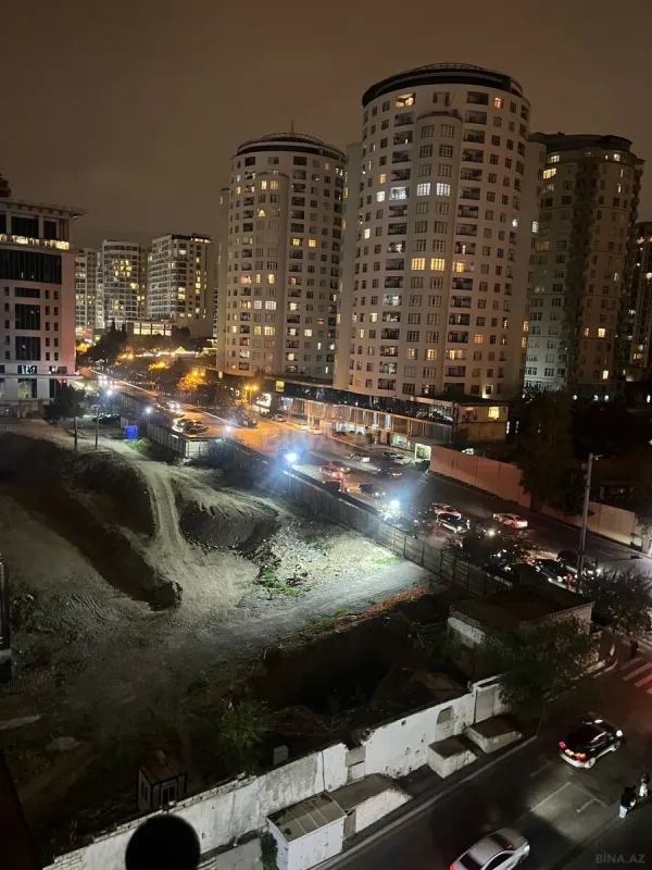 Satılır 3 otaqlı mənzil 105 m²