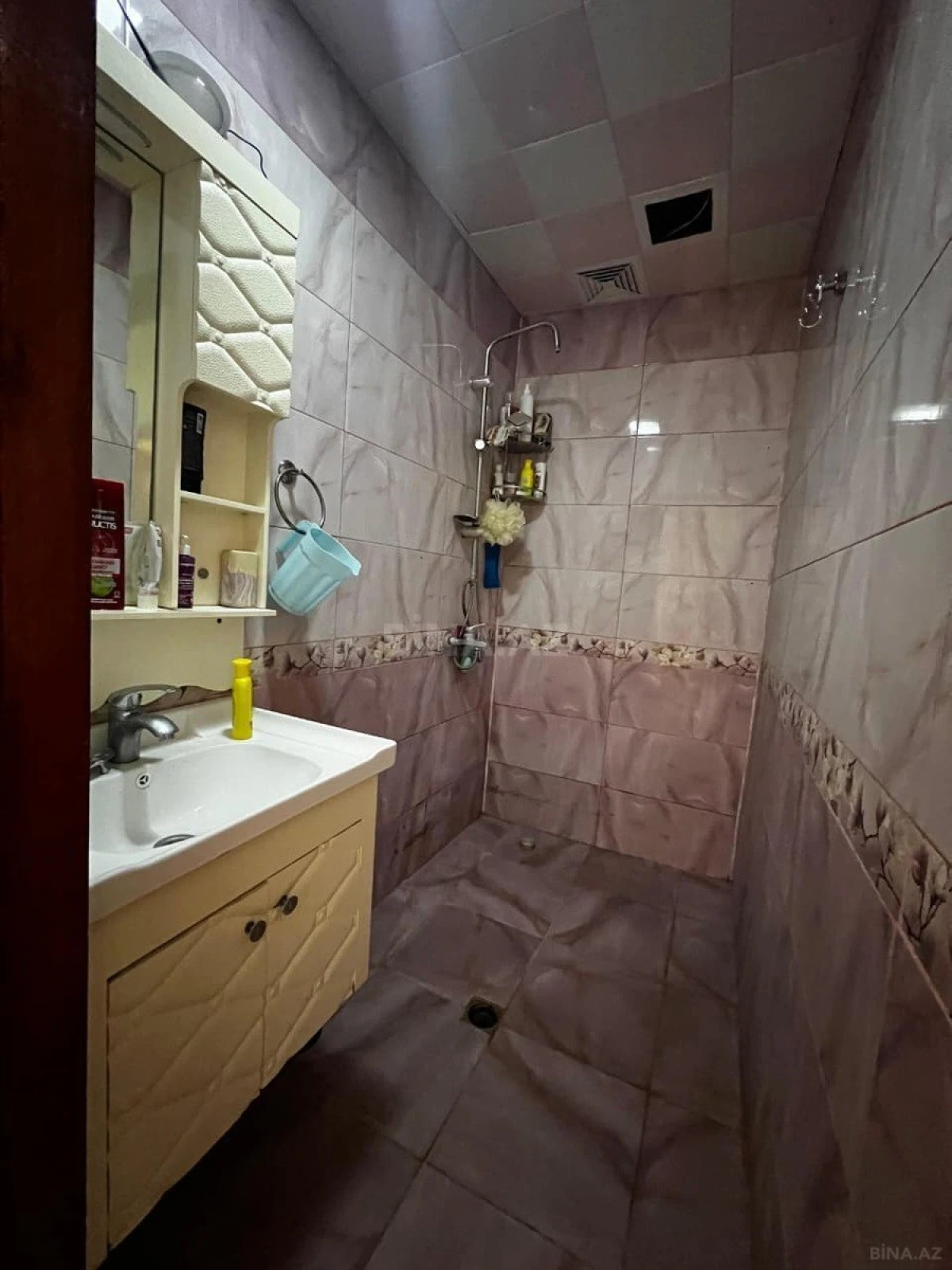 Satılır 5 otaqlı mənzil 130 m²