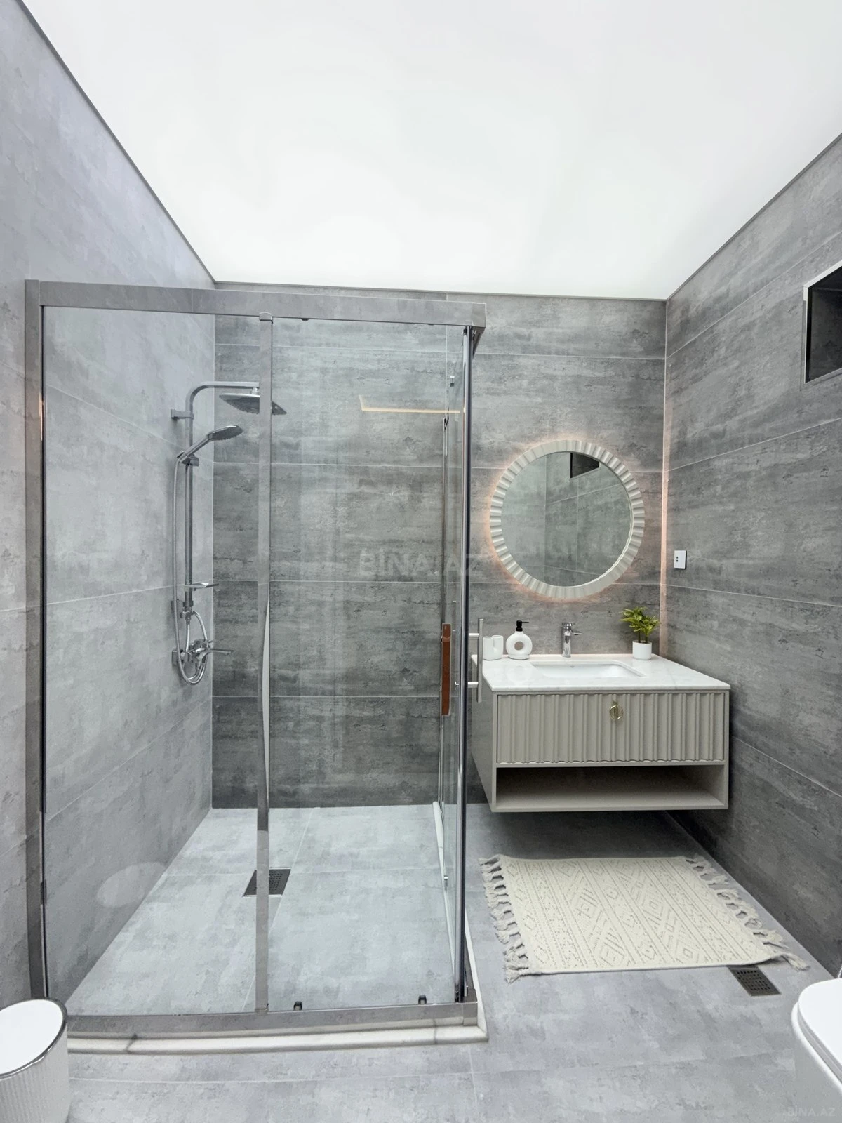 Satılır 5 otaqlı həyət evi 230 m²