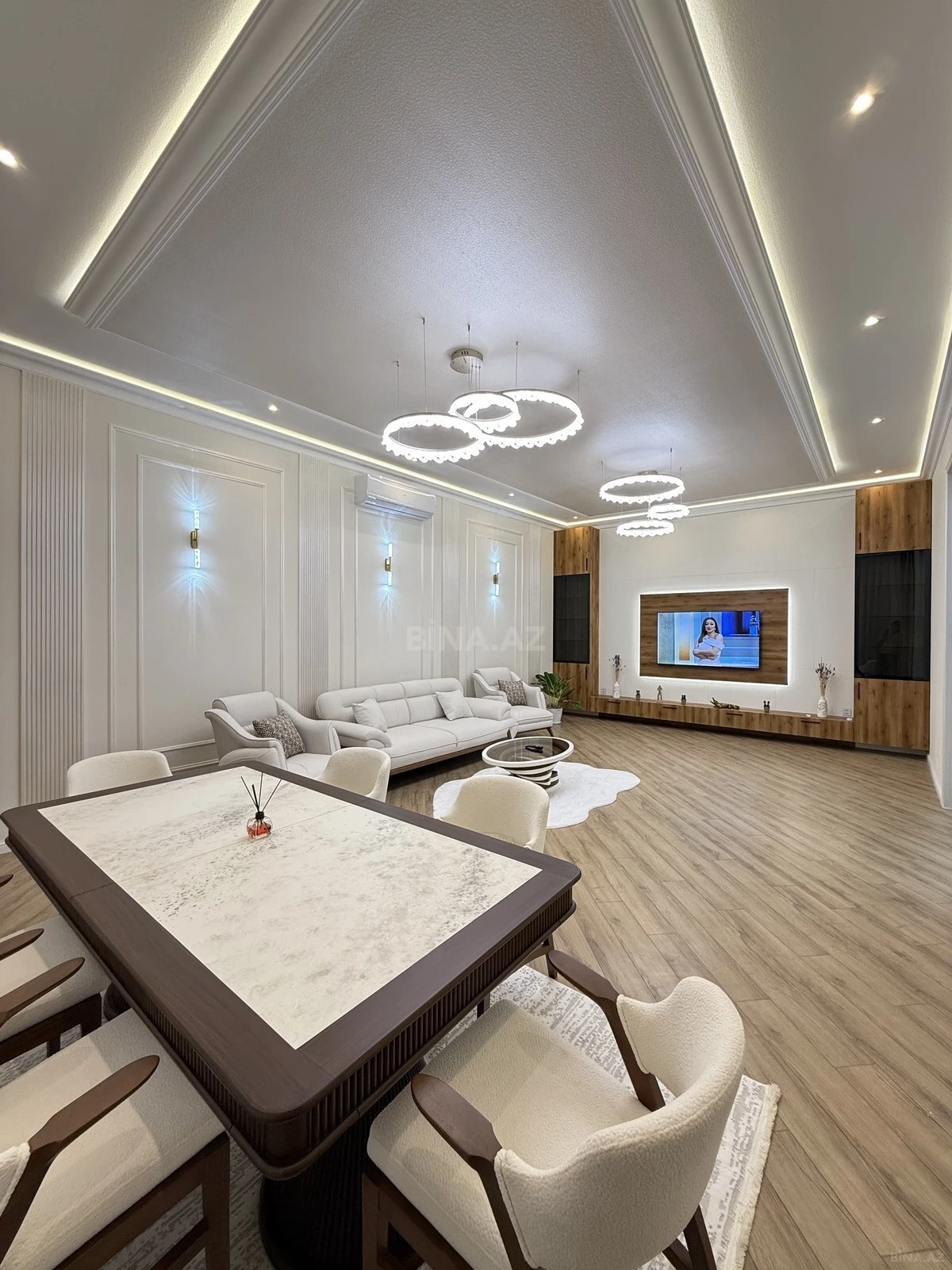 Satılır 5 otaqlı həyət evi 230 m²